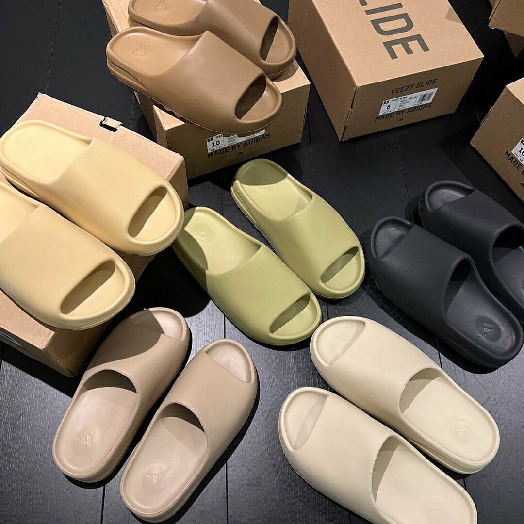 Yeezy Slides Pallets - Image 4
