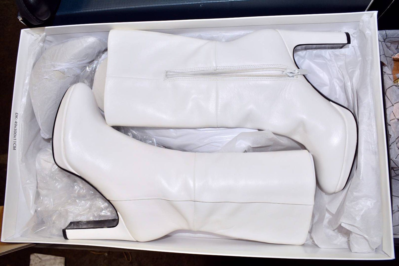 Assorted Shelf Pull Fall/Winter Womens Shoes - Image 2